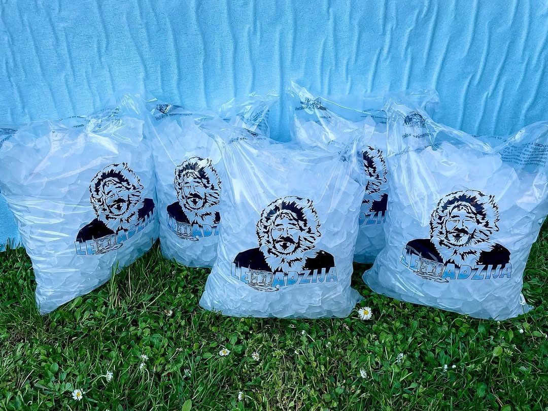 LEDADŽIJA Proizvodnja i distribucija leda +381 64 25 75 790